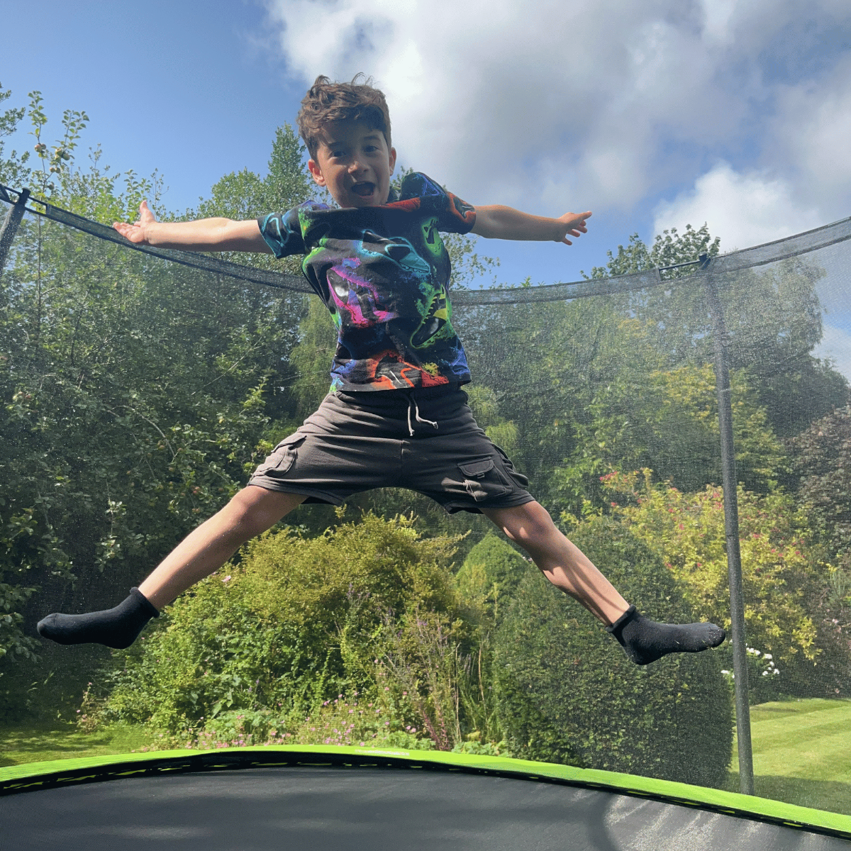 10ft JumpPRO™ Xplore Green Round Trampoline with Enclosure