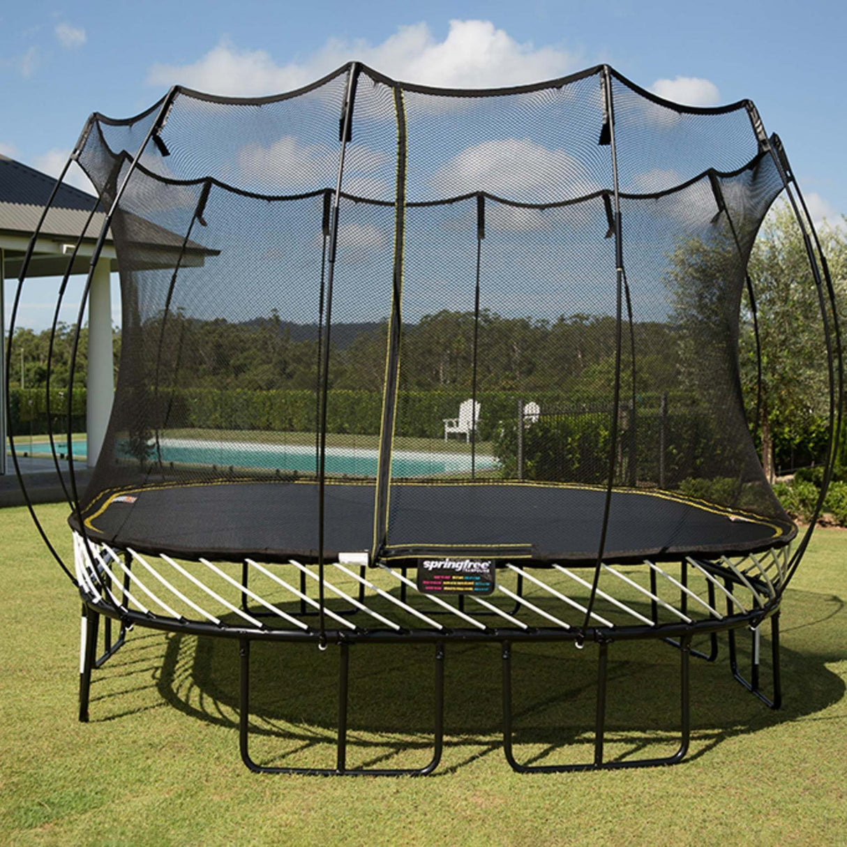 11ft x 8ft Springfree Medium Oval Trampoline