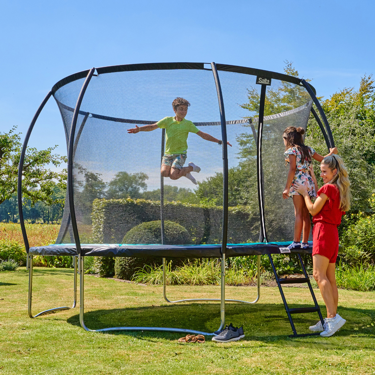 Round Trampolines