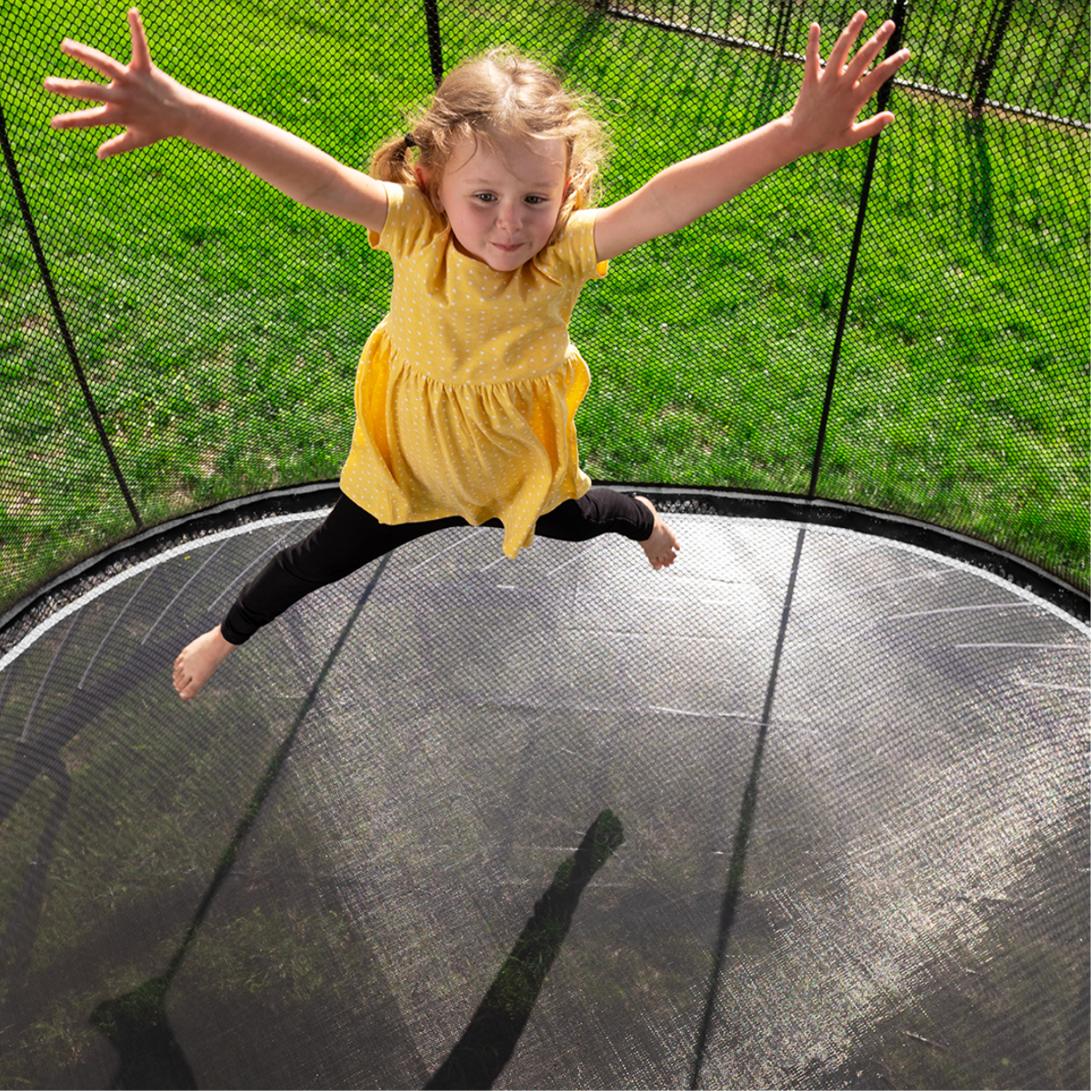 9ft x 6ft Springfree Compact Oval Trampoline