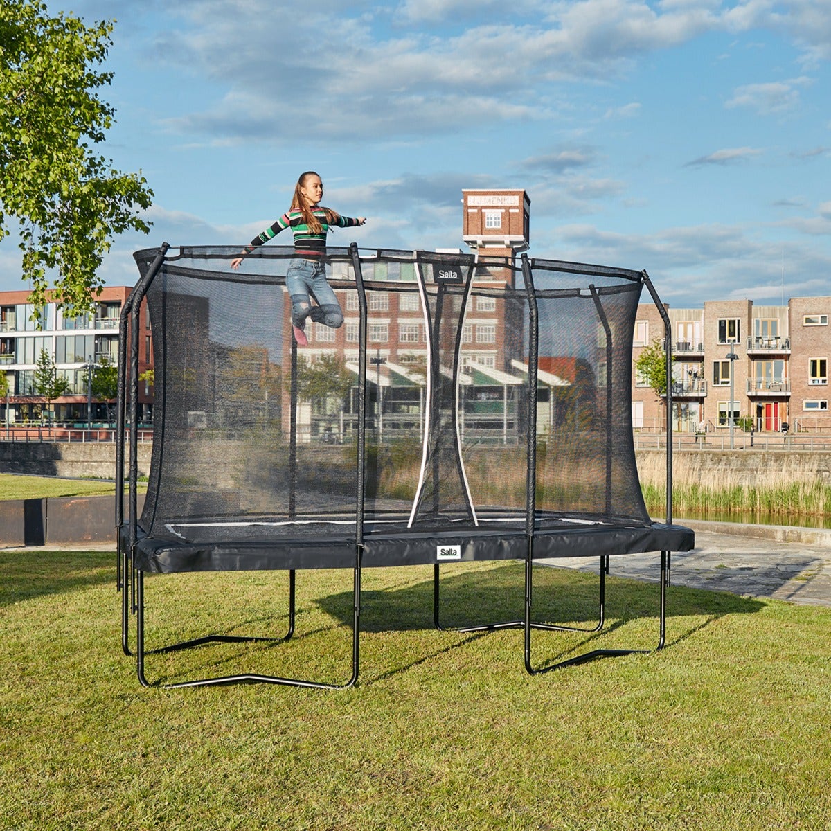5ft trampoline with enclosure discount